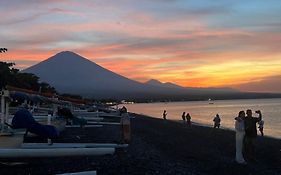 Valomia Beachfront